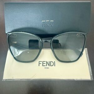 Fendi 60mm Gradient Cat Eye
Sunglasses